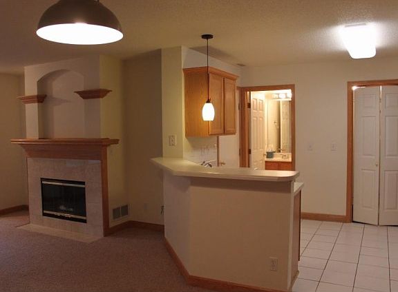 5th image of 811 Burr Oaks Dr Unit 608