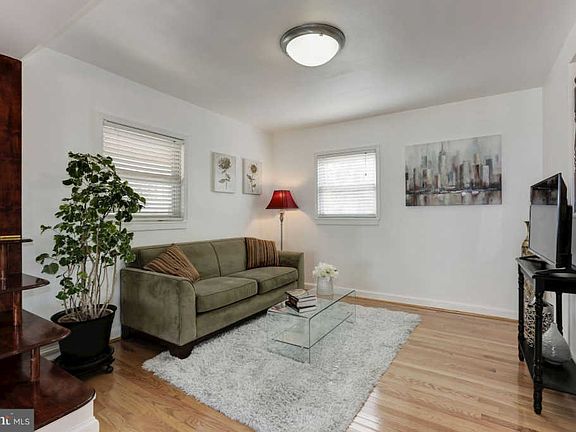 4th image of 7216 Tyler Ave