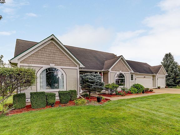 4th image of 9288 Garden View Dr