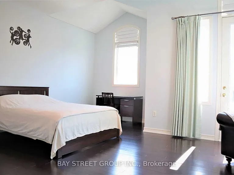 9 Eber St — Photo 11