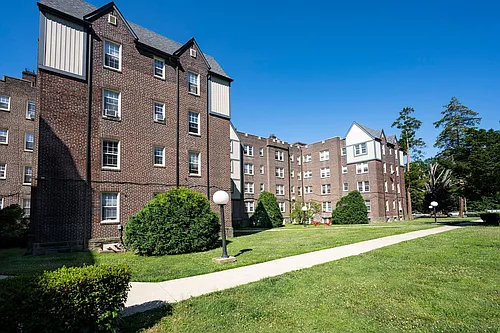 Upsal Gardens Apartments- Beautiful historical building with breathtaking charm! Photo 1