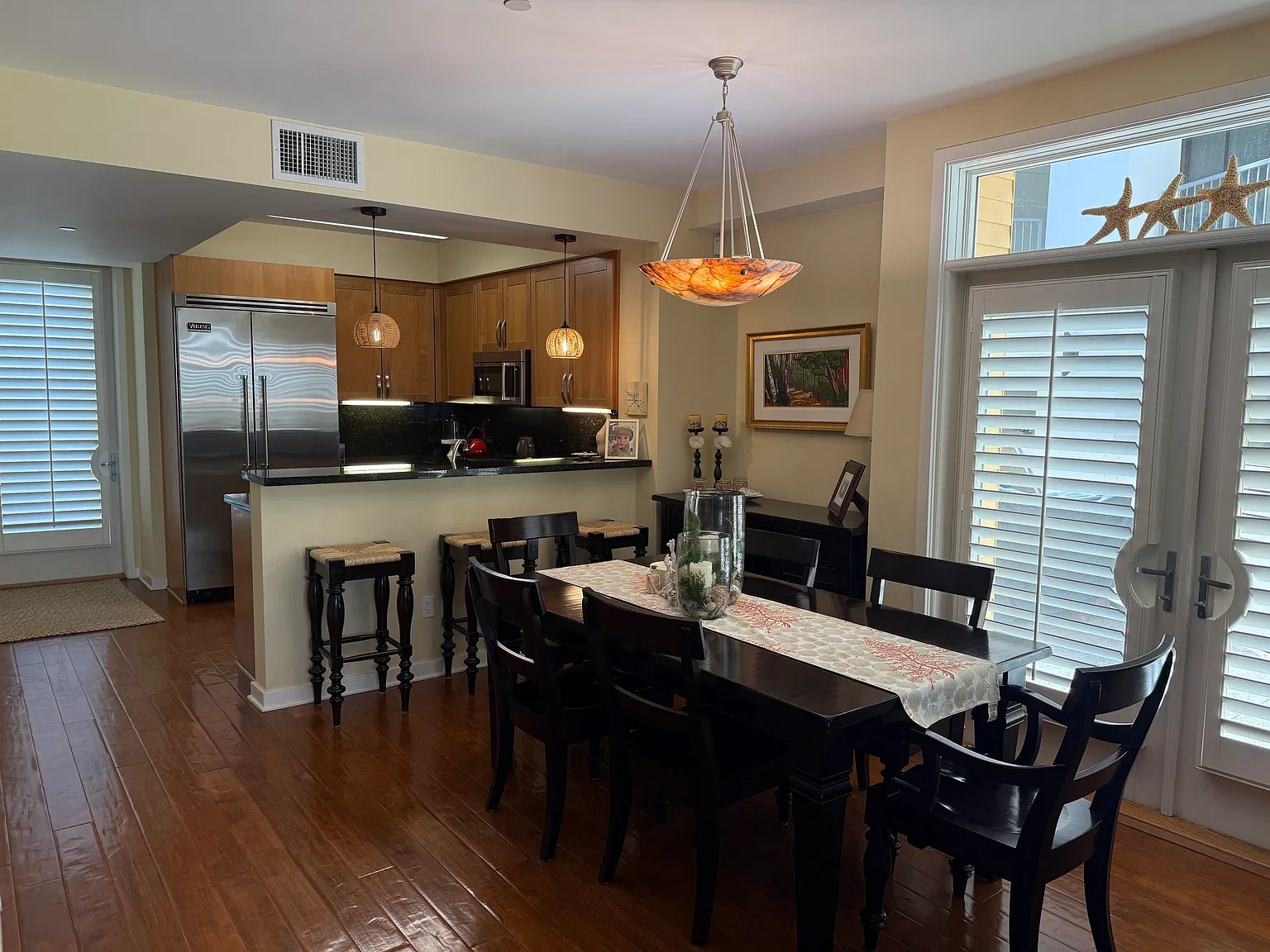 2 bed, 2.5 bath, 1384 sqft, $8,000 — Photo 4