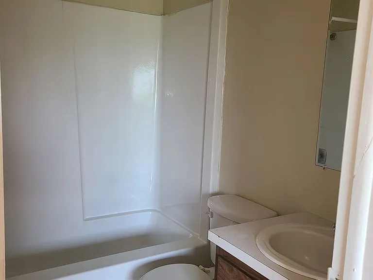4809 Grand Blvd — Photo 13