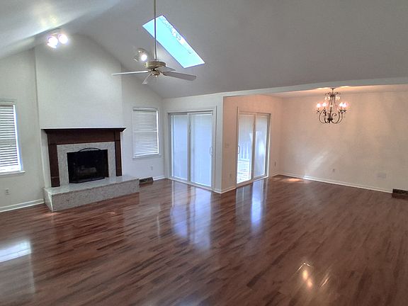 5th image of 110 Bridlewood Pl