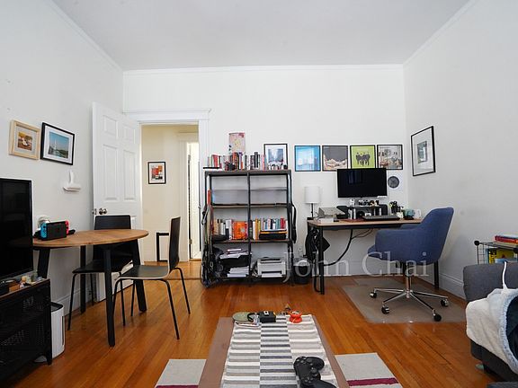 3rd image of 10 Orkney Rd APT 26