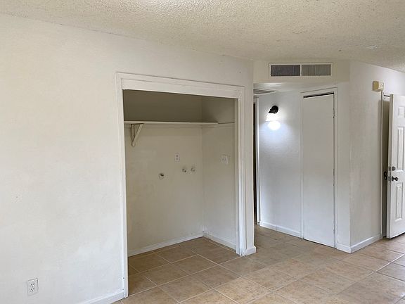 5th image of 1101 Roselawn Ave APT A