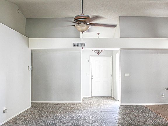 2nd image of 150 W Ivyglen St