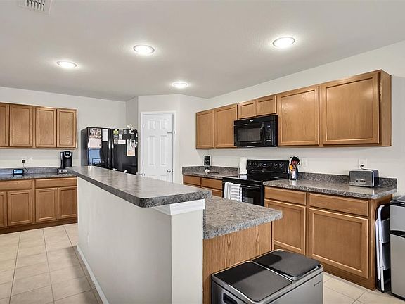 5th image of 111 Feverbush Dr