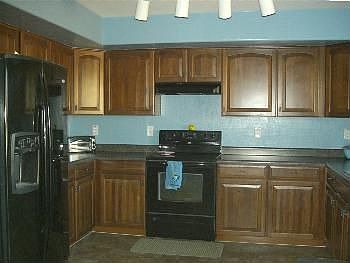 3rd image of 40968 W Thornberry Ln