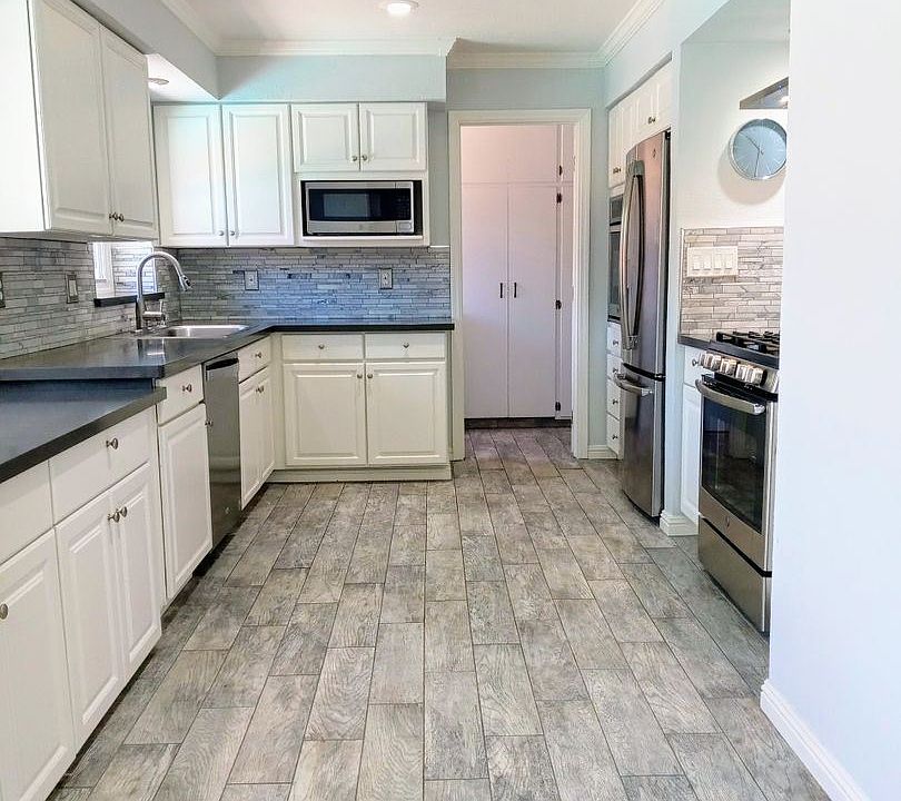 1st image of 1577 Shaw Dr