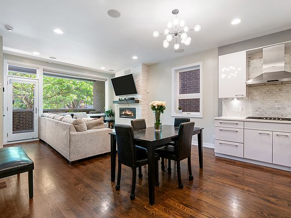 4th image of 1536 W Walton St #1