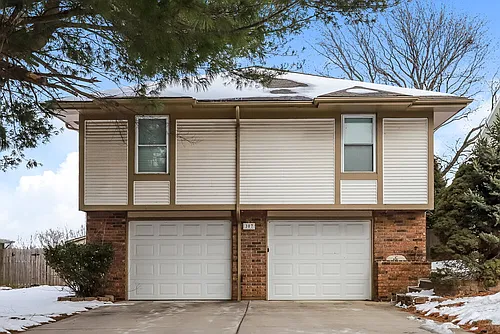 307 NW Sherwood Dr Photo 1