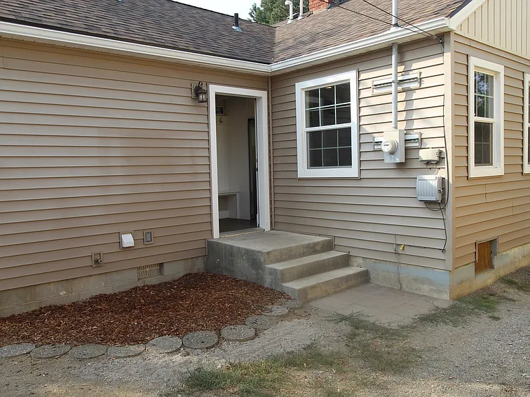 418 E Hawthorne Rd — Photo 11