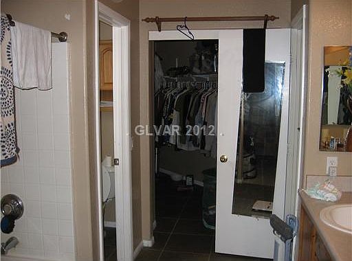 3rd image of 7613 N Eminence Ct