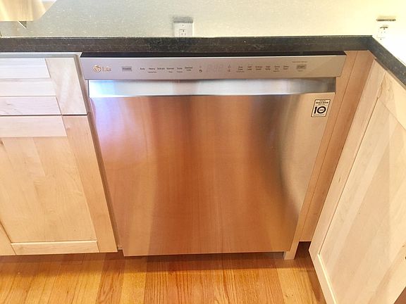 4th image of 555 Larkspur Plaza Dr
