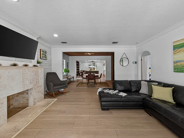 510 NE 8th Ave — Photo 28