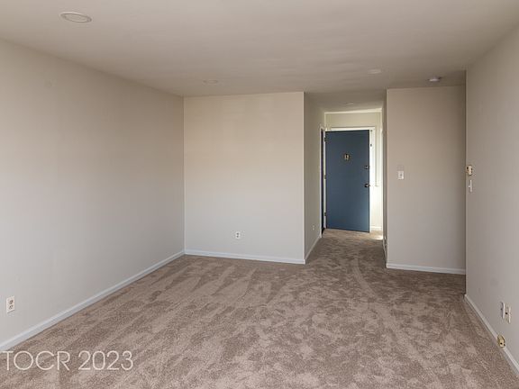 4th image of 14 Milford Ln #C