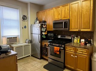 25-36 42nd St #2REAR, Astoria, NY 11103