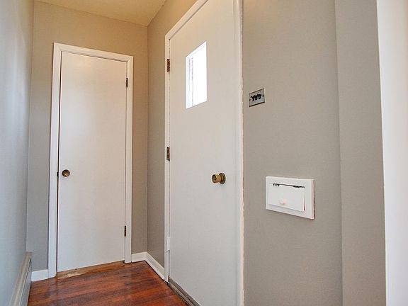 5th image of 2724 W 94th Pl