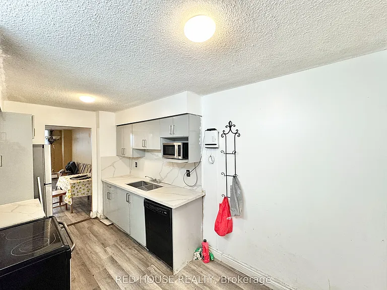 25 Sunrise Ave #1405 — Photo 7