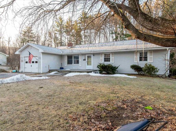 872 Barber Pond Road, Pownal, VT 05261