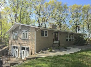 50 Fishs Ln, Warwick, RI 02886