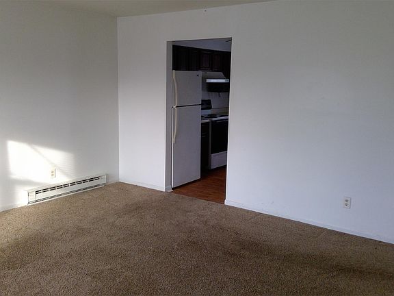 5th image of 5 Greenwood Ct