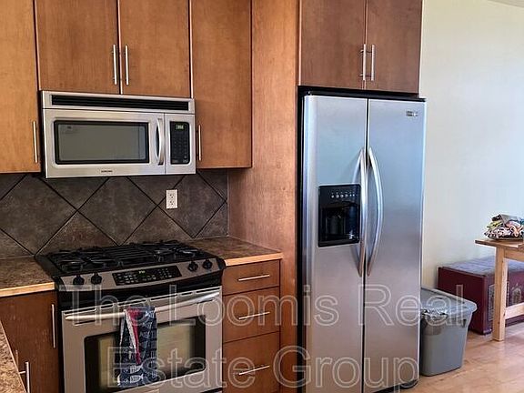 3rd image of 10531 117th St NW #400