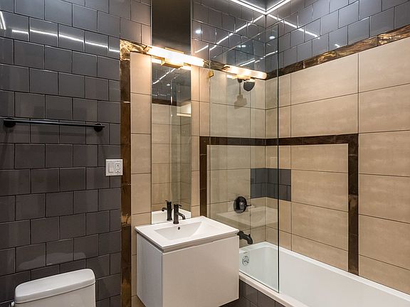 4th image of 221 Clarkson Ave #1B