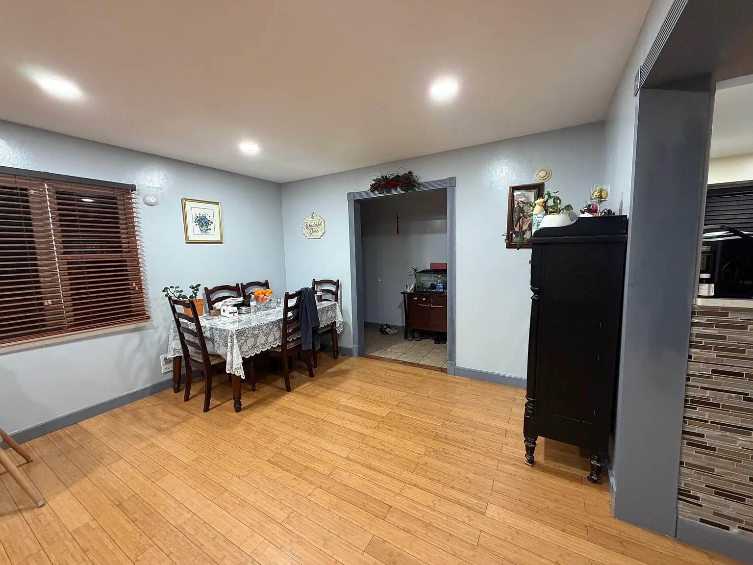 935 Oak St — Photo 4