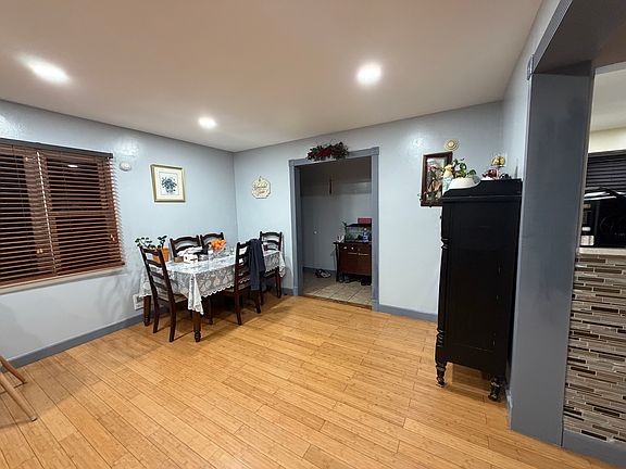 4th image of 935 Oak St #2