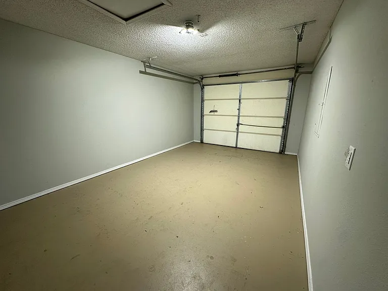 3401 SW Landau Ct #1 & 2 — Photo 5