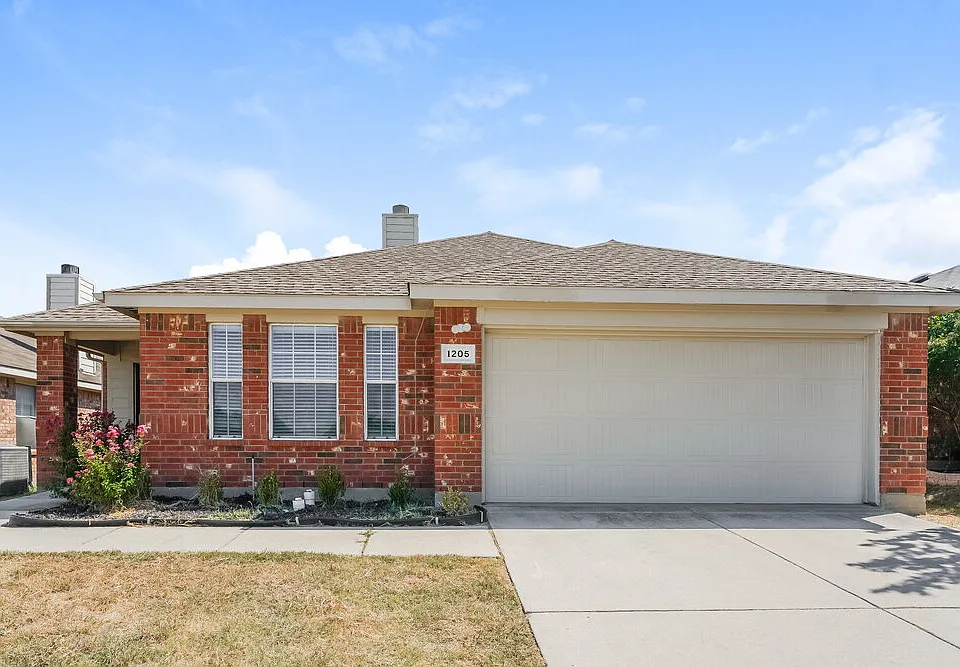 1205 Artesia Dr