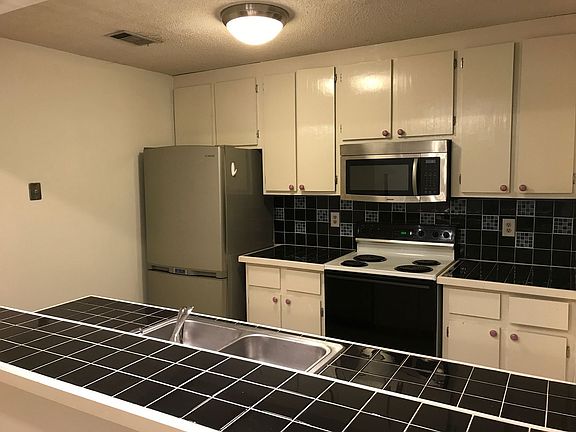 3rd image of 135 Greenwood Ln