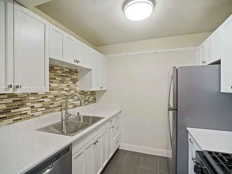 1160 S Foothill Dr #225 — Photo 11