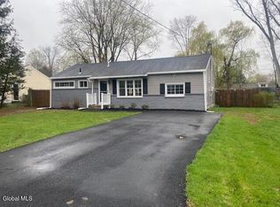 13 Winslow Drive, Schenectady, NY 12309