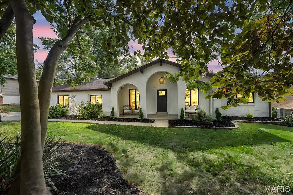 24 Linda Ln photo 1