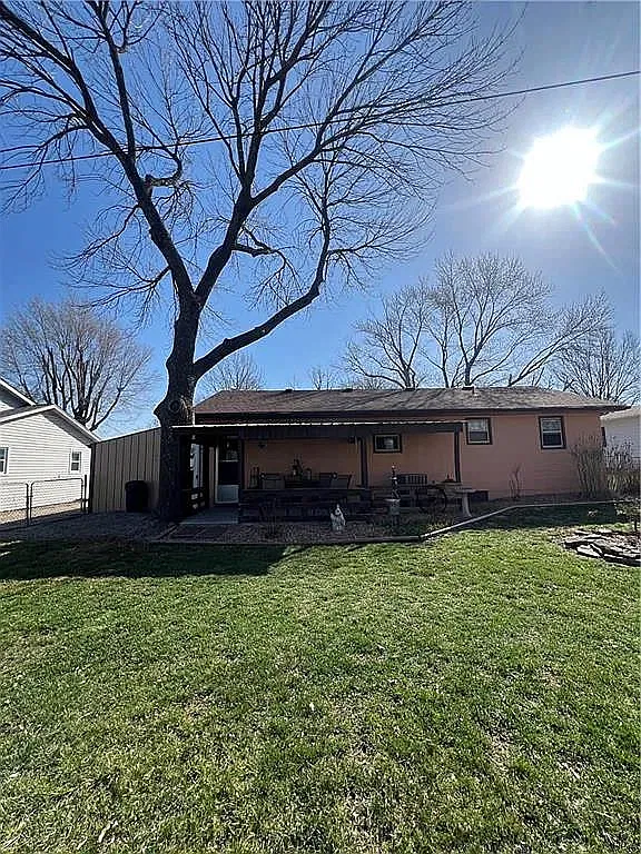 3 bed, 1008 sqft, $1,690 — Photo 4