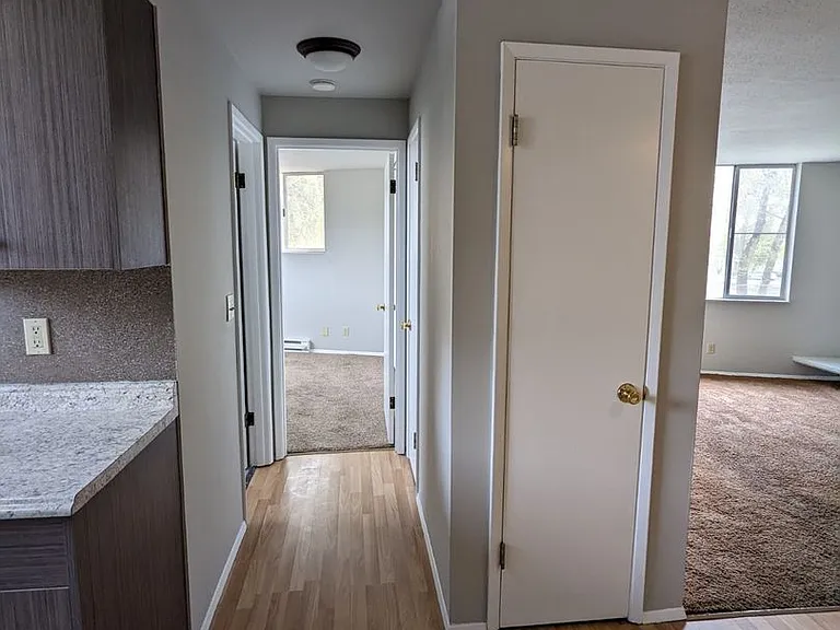 Dolphin Apartments: Great location in Kennewick — Photo 45