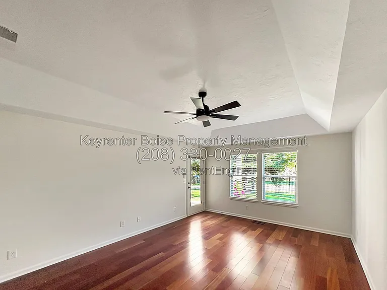 650 E Whitney Ct — Photo 19
