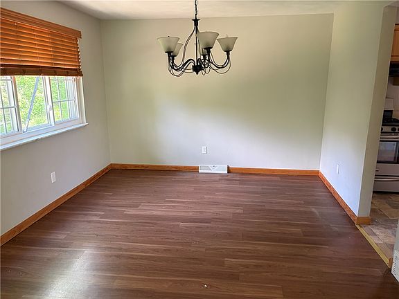 3rd image of 323 Morrow Dr