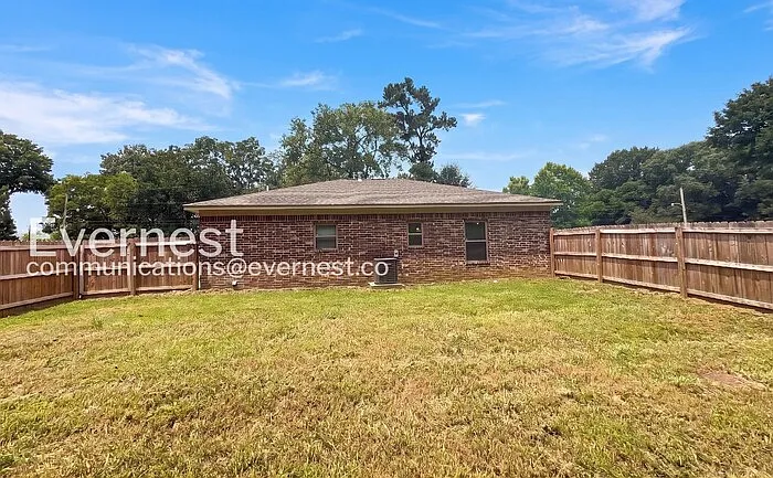 718 Court St — Photo 15