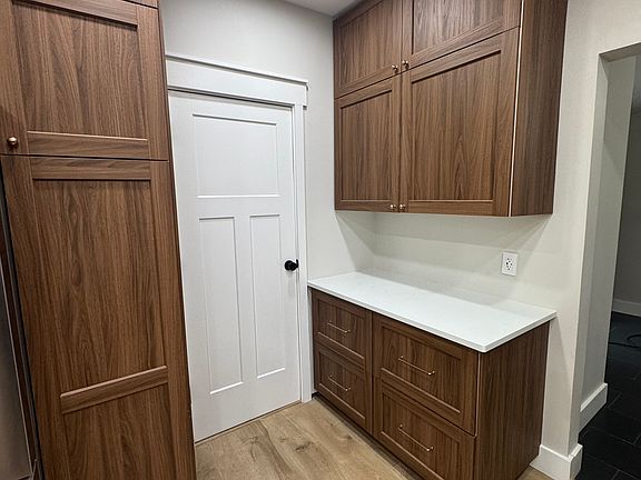 3rd image of 829 Pleasant Ave