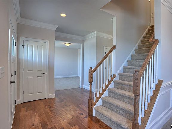 2nd image of 32 Ledgestone Dr