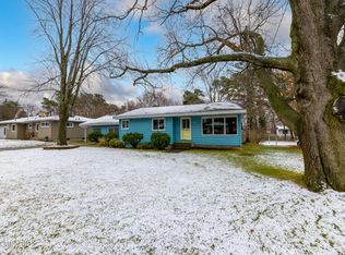 510 Grandview Ave, Spring Lake, MI 49456