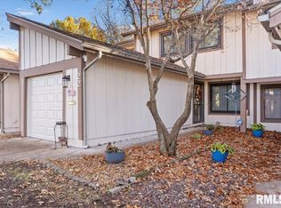 22 Redwood Ln, Springfield, IL 62704