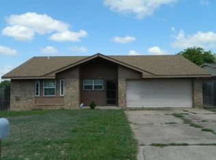 619 SE Mieling Dr, Lawton, OK 73501