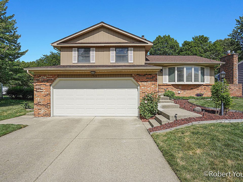 1st image of 2025 Fawnwood Dr SE