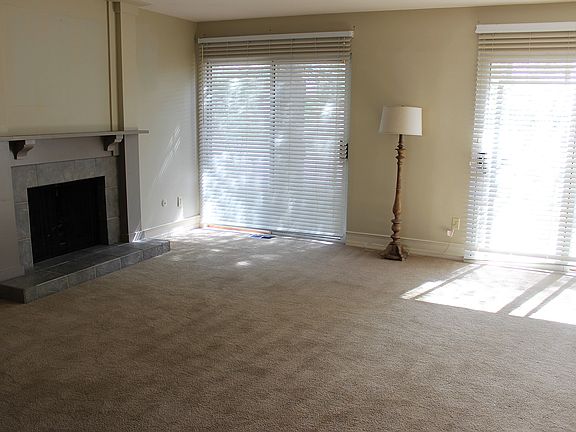 3rd image of 12836 Hasbrook Dr