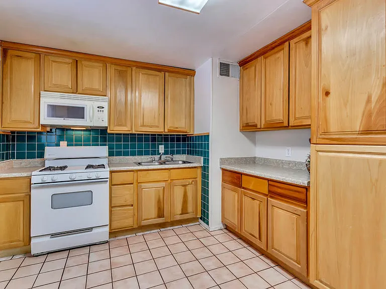 1001 Atwood Dr — Photo 15